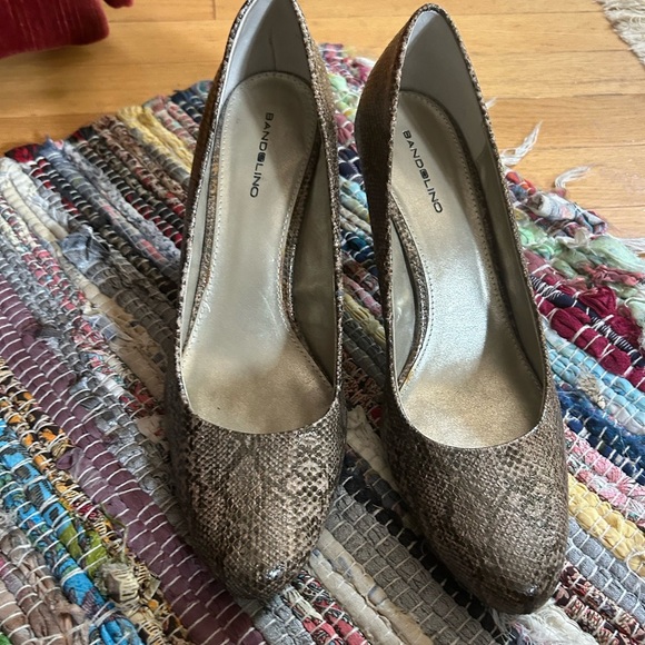 Bandolino Snakeskin Pattern Heels - Brown 10M - Picture 2 of 14